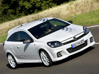 Opel показал особую версию хэтчбека Astra OPC