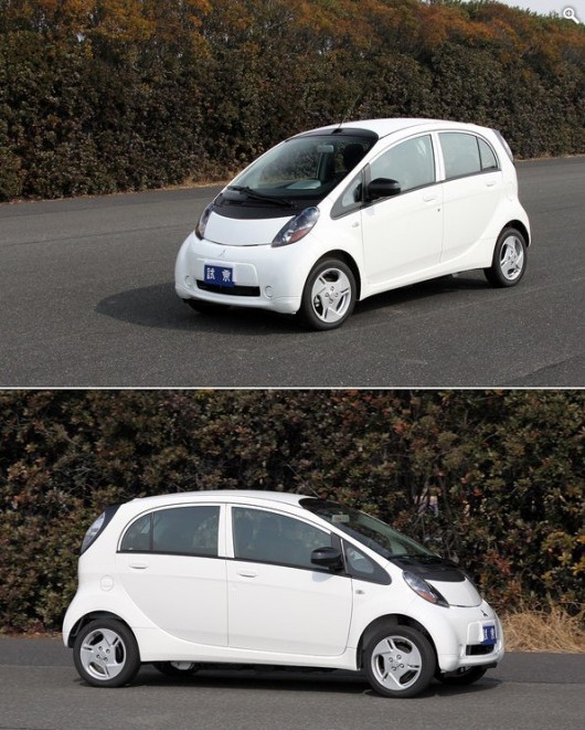  Mitsubishi i-MiEV 