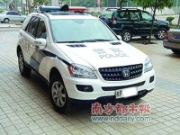 Китайские полицейские решили переделать внедорожник Mercedes-Benz ML350 в кроссовер Honda CR-V