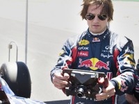 Том Круз протестировал болид Red Bull Формулы-1