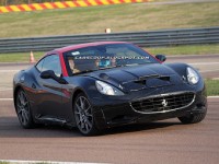 Шпионские фотографии новой модификации суперкара Ferrari California