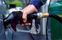 Три сети автозаправок подняли цены на бензин выше 11 гривен за литр 