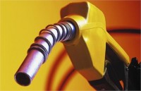 Бензин на столичных заправках продолжает дорожать 