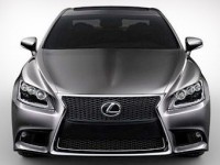 В интернете засветились первые фотографии нового Lexus LS