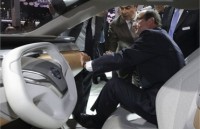 Компания Nissan представила в Париже водородный концепт-кроссовер TeRRA 