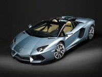 Компания Lamborghini презентовала новый суперкар Aventador (фото)