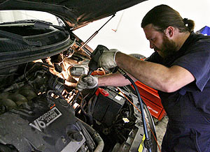 Надежность машин снижается из года в год Надежность машин снижается из года в год