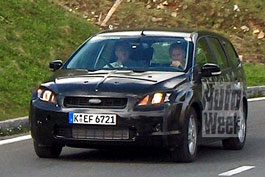 Модернизированный Ford Focus покажут 11 сентября Модернизированный Ford Focus покажут 11 сентября