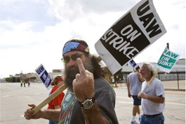 Рабочие GM объявили самую масштабную забастовку за 37 лет Рабочие GM объявили самую масштабную забастовку за 37 лет