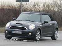 Появились шпионские фотографии нового кабриолета Mini Cooper S
Появились шпионские фотографии нового кабриолета Mini Cooper S