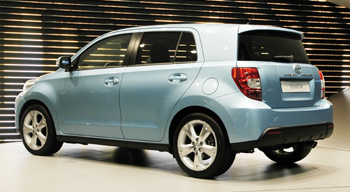 ��� ���������� � ����� Toyota Urban Cruiser
