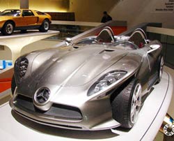 Mercedes ������� ���������� Bugatti Veyron