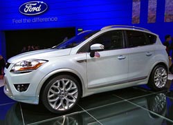 Ford Kuga обзавелся бензиновым двигателем и автоматом Ford Kuga обзавелся бензиновым двигателем и автоматом
