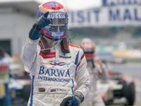 Россиянин одержал победу в гонке GP2 Asia в Малайзии
Россиянин одержал победу в гонке GP2 Asia в Малайзии