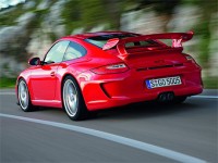 Porsche 911 GT3 �� ���� �������� ����������� ������� Nissan GT-R