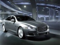 Новый Jaguar XJ стал гибридом
Новый Jaguar XJ стал гибридом