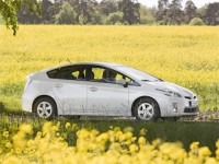 Названы российские цены на гибрид Toyota Prius Названы российские цены на гибрид Toyota Prius