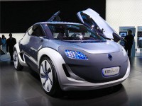 Renault подтвердила свои планы по серийному выпуску двух электромобилей Renault подтвердила свои планы по серийному выпуску двух электромобилей