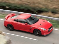 ����������� ������ Nissan GT-R ����� ��������������

