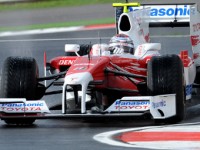 Toyota продаст проект болида Toyota продаст проект болида