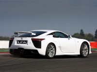 Lexus будет сдавать свои суперкары в аренду Lexus будет сдавать свои суперкары в аренду