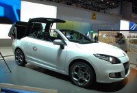 Renault готовится к сезону с двумя новыми кабриолетами Renault готовится к сезону с двумя новыми кабриолетами