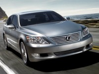 Toyota приостановила продажи флагманских седанов Lexus
Toyota приостановила продажи флагманских седанов Lexus