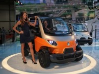 Производитель скутеров Vespa выпустит четырехколесный компакт-кар
Производитель скутеров Vespa выпустит четырехколесный компакт-кар