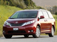 Toyota ������� �������� Sienna ��-�� ������� �� ���������� ��������