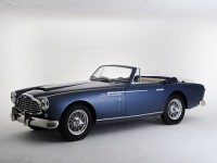 Раритетный кабриолет Aston Martin продадут за полмиллиона фунтов Раритетный кабриолет Aston Martin продадут за полмиллиона фунтов