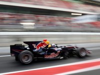 Болиды Формулы-1 заставят ездить по пит-лейну на электричестве Болиды Формулы-1 заставят ездить по пит-лейну на электричестве