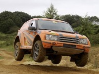 Производитель гоночных внедорожников Bowler займется выпуском дорожных машин Производитель гоночных внедорожников Bowler займется выпуском дорожных машин