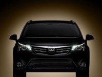 Появилась первая фотография обновленного Toyota Avensis Появилась первая фотография обновленного Toyota Avensis