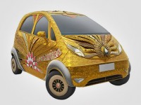 Индийские ювелиры построили золотую Tata Nano за 4,6 миллиона долларов Индийские ювелиры построили золотую Tata Nano за 4,6 миллиона долларов