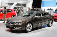 Volkswagen представил обновленный Passat CC Volkswagen представил обновленный Passat CC