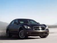 Infiniti назвала седан M35h самым быстрым гибридом в мире Infiniti назвала седан M35h самым быстрым гибридом в мире