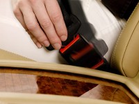 Мерседес оснастил электромоторами замки ремней безопасности Мерседес оснастил электромоторами замки ремней безопасности