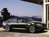 Компания BMW подготовила спецверсию семерки для России (фото) Компания BMW подготовила спецверсию семерки для России (фото)