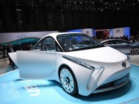 FT-Bh - новый сверхлегкий городской гибрид от Toyota FT-Bh - новый сверхлегкий городской гибрид от Toyota