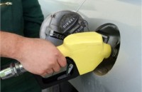 Завтра на украинских заправках должен подешеветь бензин Завтра на украинских заправках должен подешеветь бензин