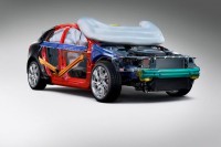Volvo показала работу подушки безопасности для пешеходов Volvo показала работу подушки безопасности для пешеходов