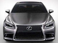 В интернете засветились первые фотографии нового Lexus LS В интернете засветились первые фотографии нового Lexus LS