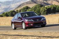 Honda распространила подробную информацию о семействе Accord девятого поколения (фото) Honda распространила подробную информацию о семействе Accord девятого поколения (фото)