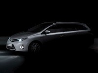 Toyota Auris стал универсалом Toyota Auris стал универсалом