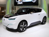 SsangYong привез в Париж кроссовер с солнечными батареями (фото) SsangYong привез в Париж кроссовер с солнечными батареями (фото)