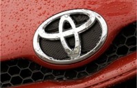 Toyota научит автомобили общаться между собой Toyota научит автомобили общаться между собой