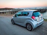 Компания Chevrolet построила маленький электрокар (фото) Компания Chevrolet построила маленький электрокар (фото)