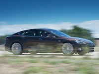 Tesla �������� ������ ������������ � ������