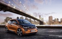 Первый серийный электрокар BMW встал на конвейер Первый серийный электрокар BMW встал на конвейер