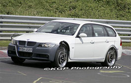 BMW   V-
